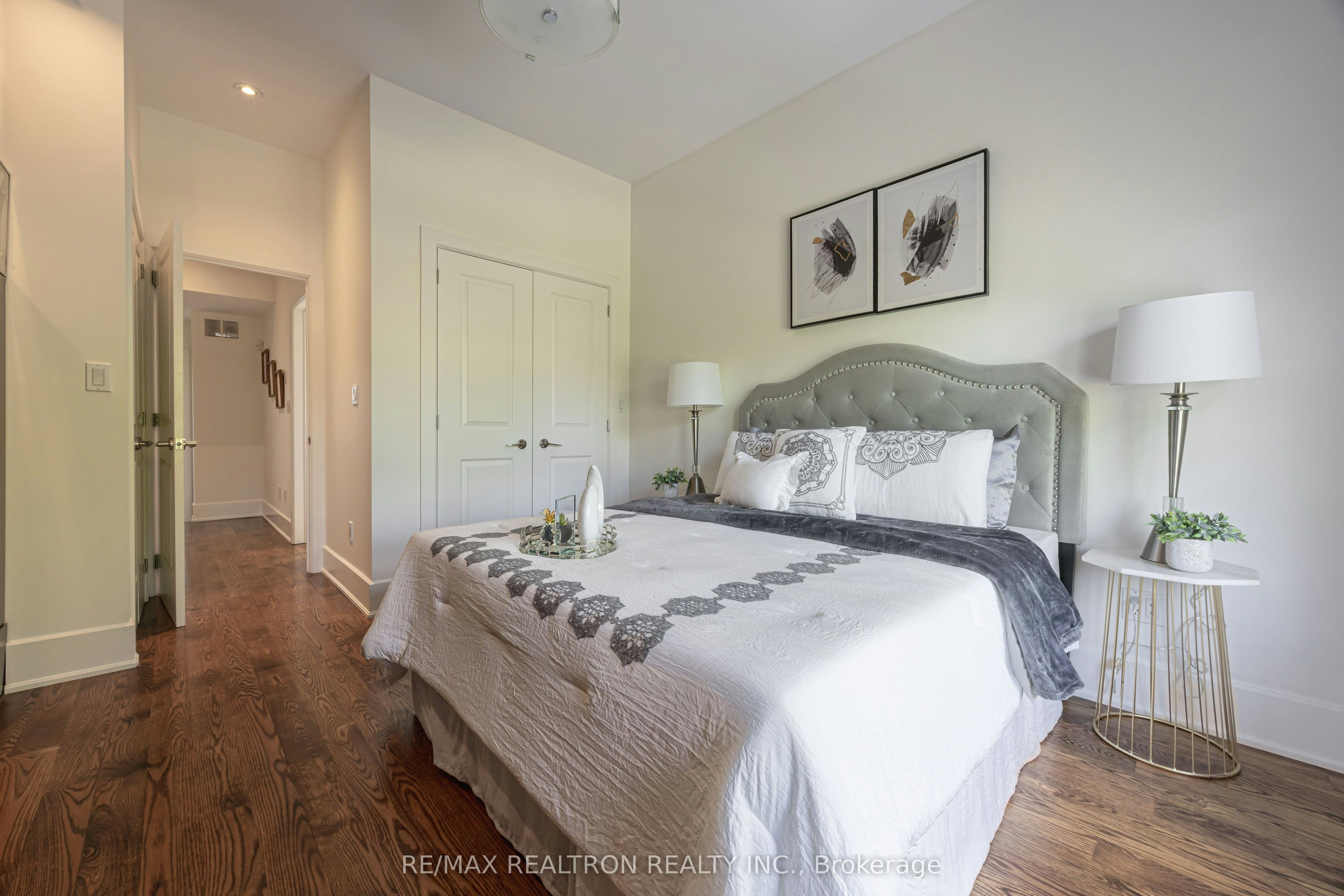 93 Walnut Avenue, Toronto, ON, M5V 2S1 - 6
