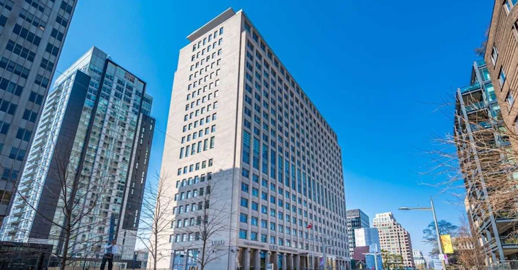 1613-111 St. Clair Avenue W, Toronto, ON, M4V 1N5