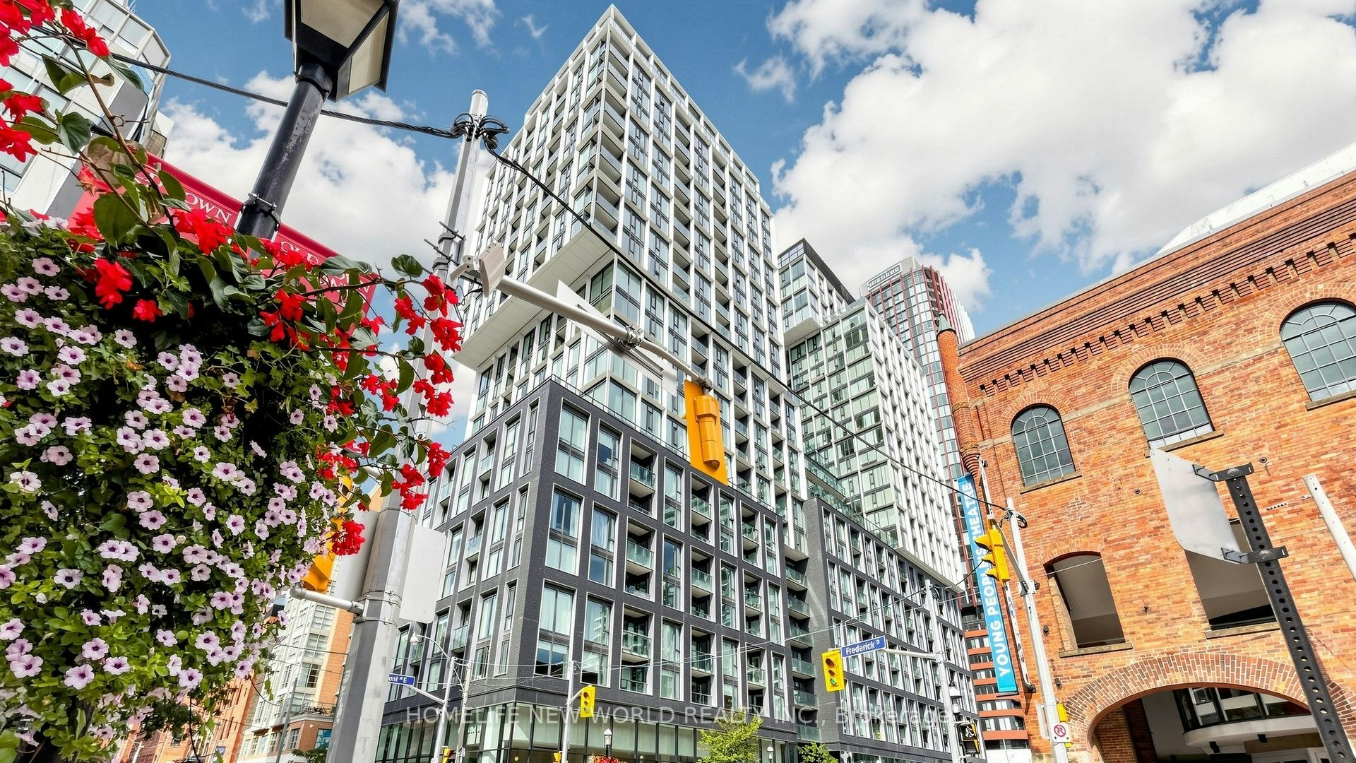 813-158 Front Street E, Toronto, ON, M5A 0K9