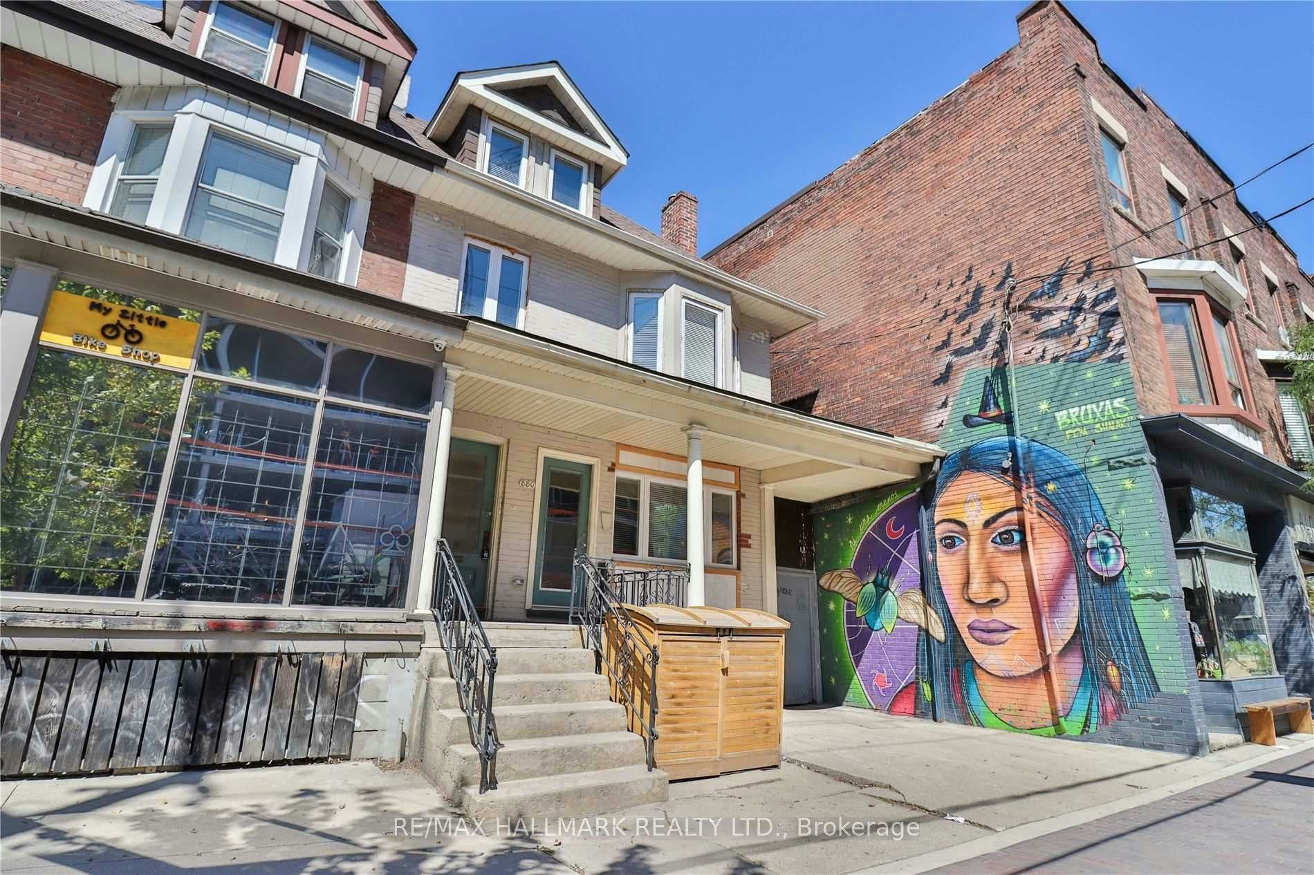 2nd Fl-880 College Street, Toronto, ON, M6H 1A3 - 2