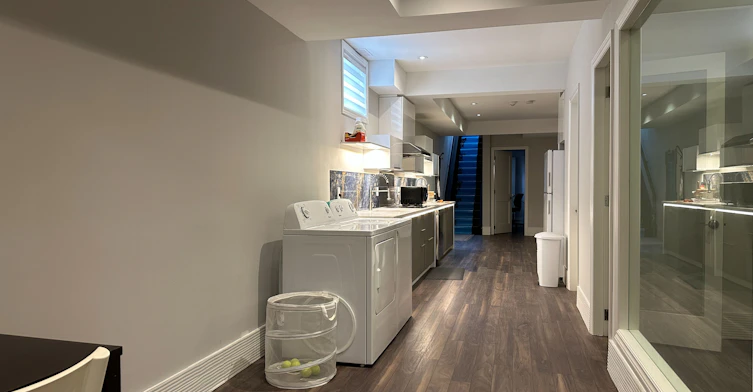 86 Pemberton Avenue, Toronto, ON, M2M 1Y5 - 4