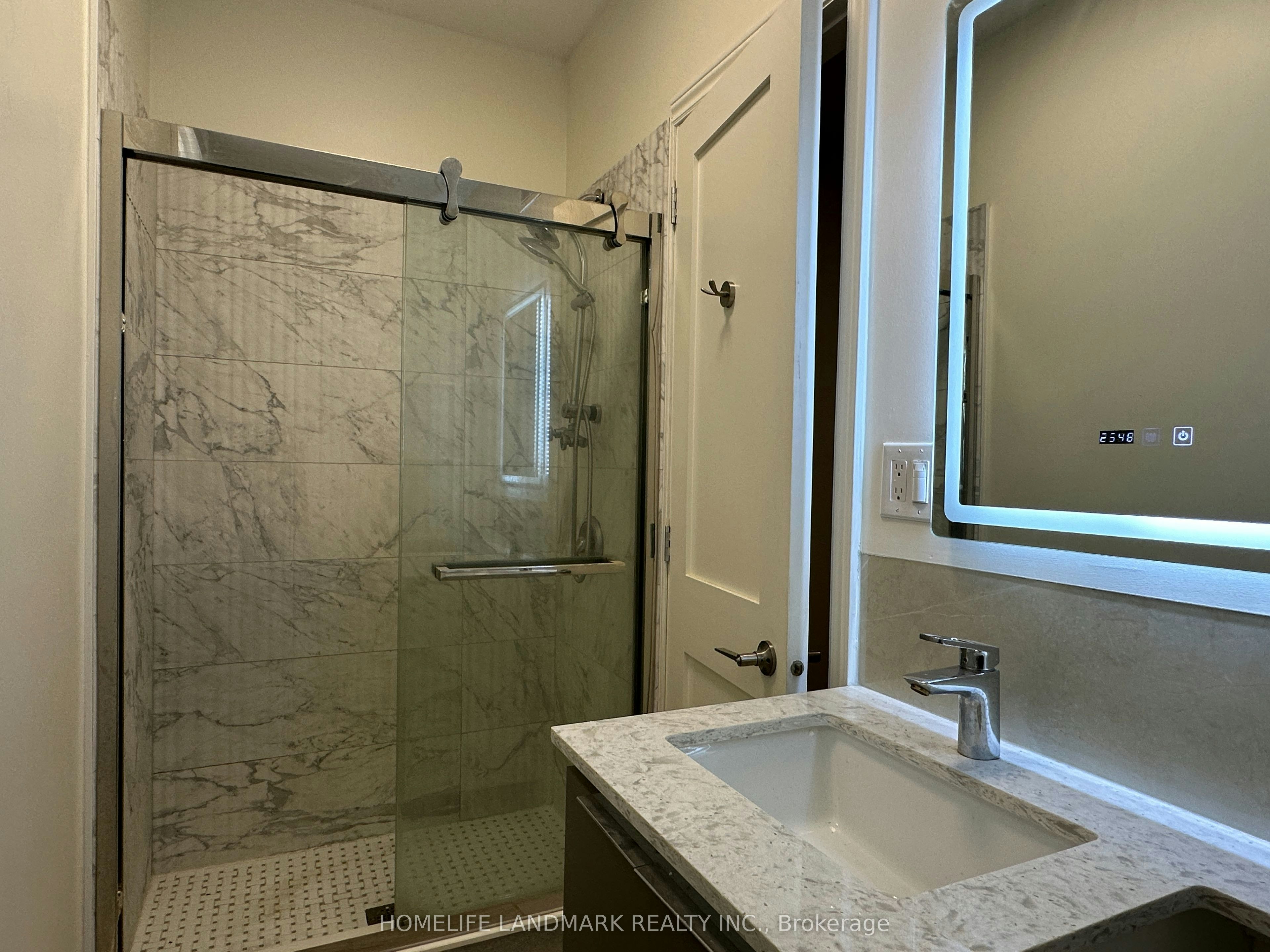 86 Pemberton Avenue, Toronto, ON, M2M 1Y5 - 8