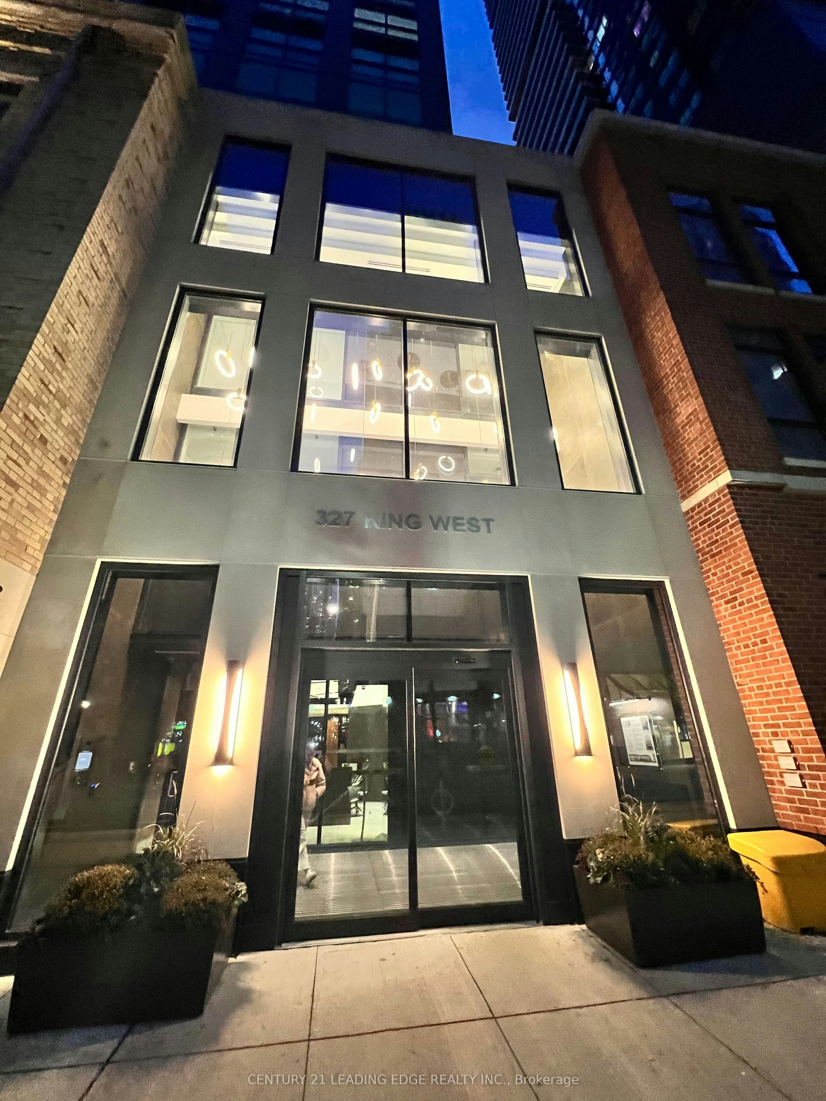 3804-327 King Street W, Toronto, ON, M5V 0W7
