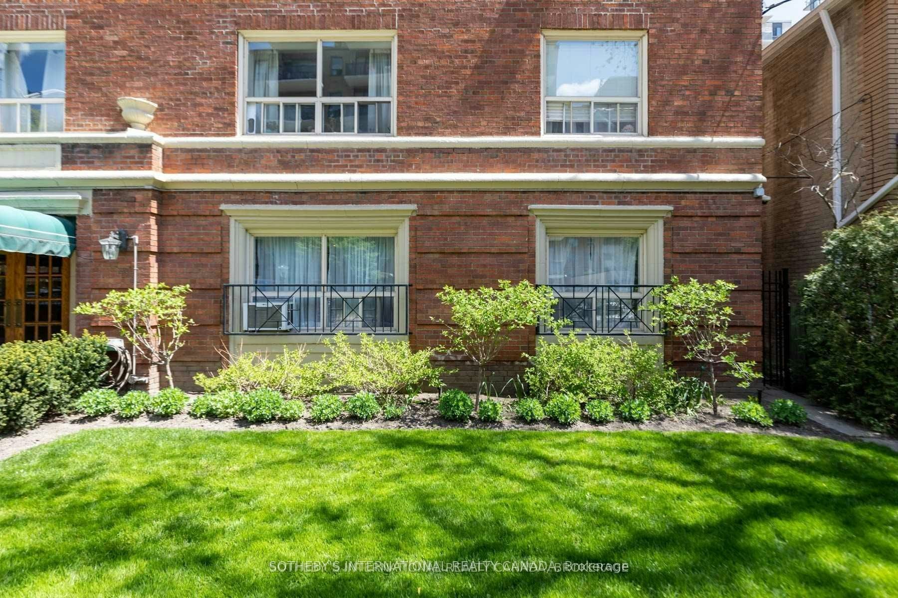 108-35 Raglan Avenue, Toronto, ON, M6C 2K7 - 21