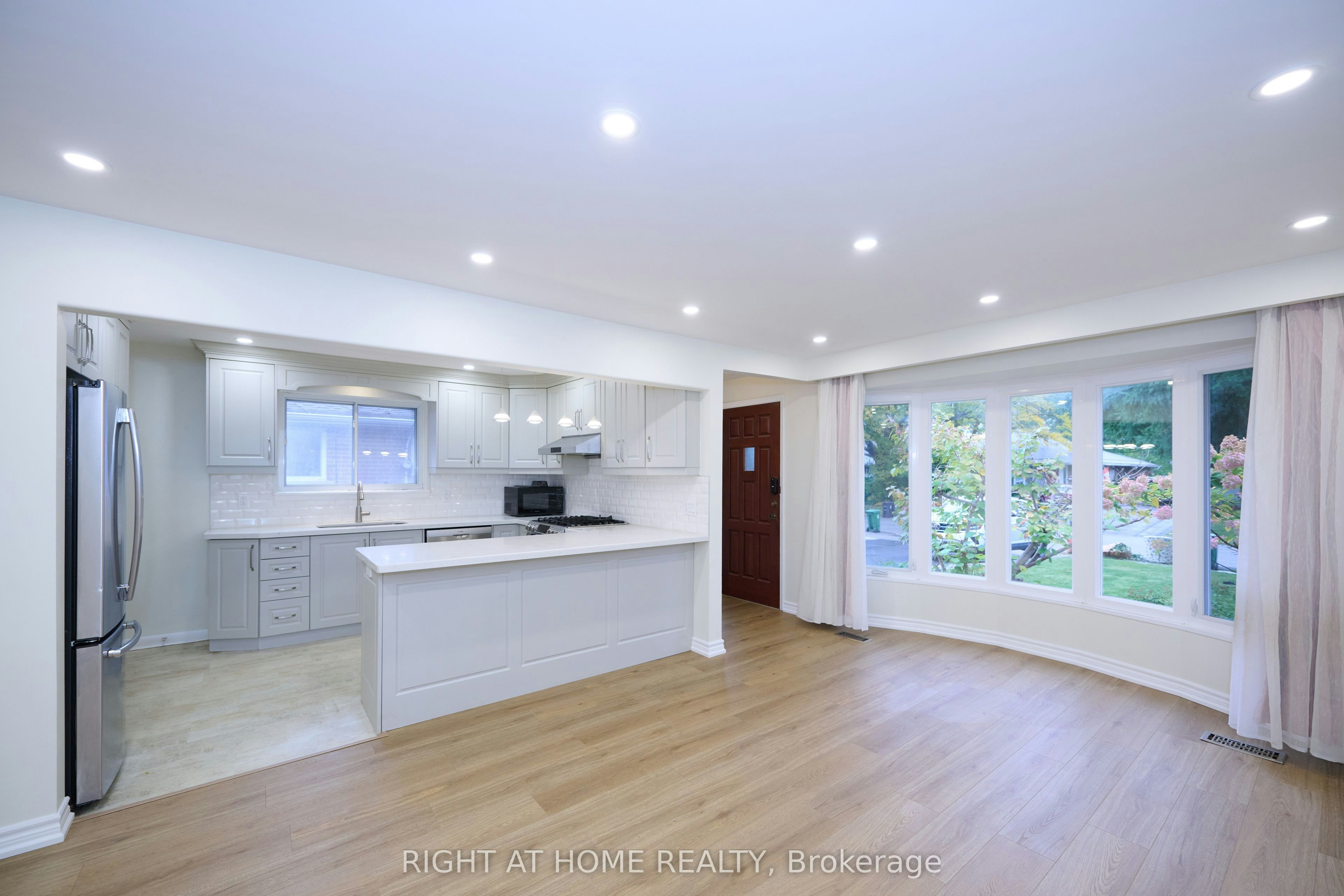 314 Dudley Avenue, Toronto, ON, M2N 4X5 - 4