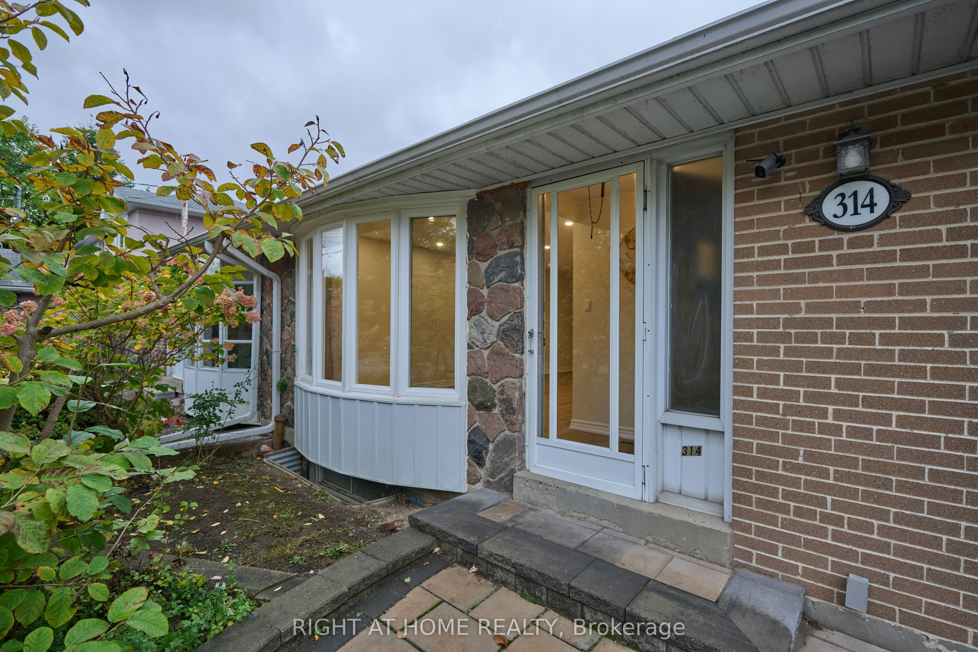 314 Dudley Avenue, Toronto, ON, M2N 4X5 - 2