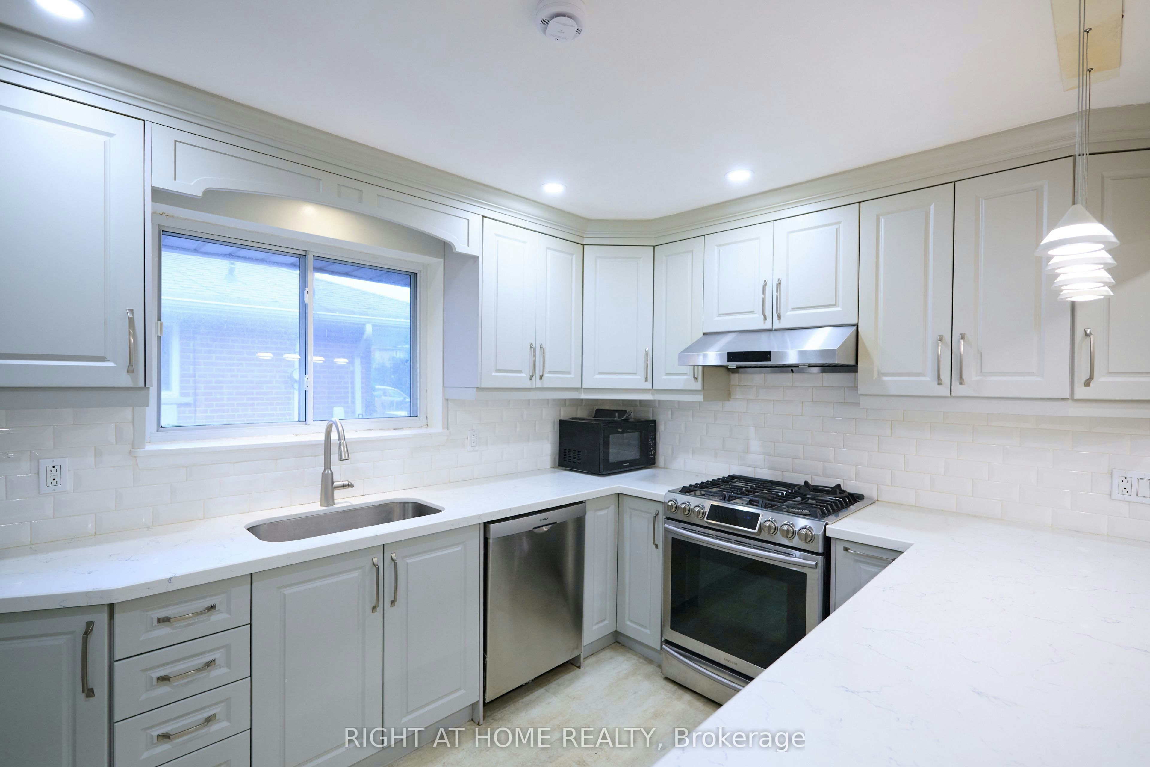 314 Dudley Avenue, Toronto, ON, M2N 4X5 - 9