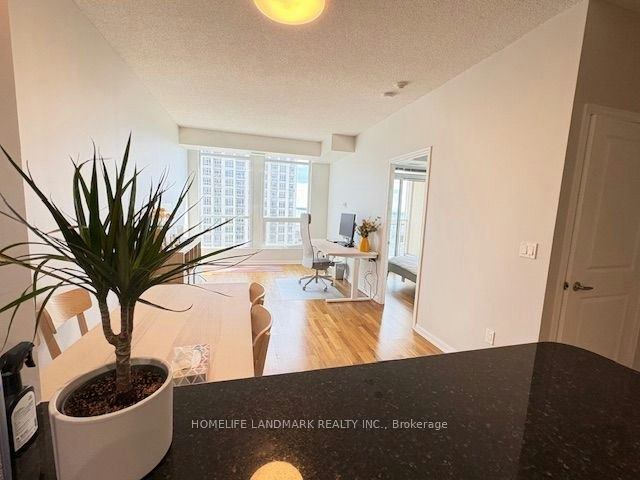 1911-628 Fleet Street, Toronto, ON, M5V 1A8