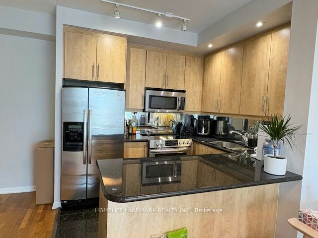 1911-628 Fleet Street, Toronto, ON, M5V 1A8 - 2