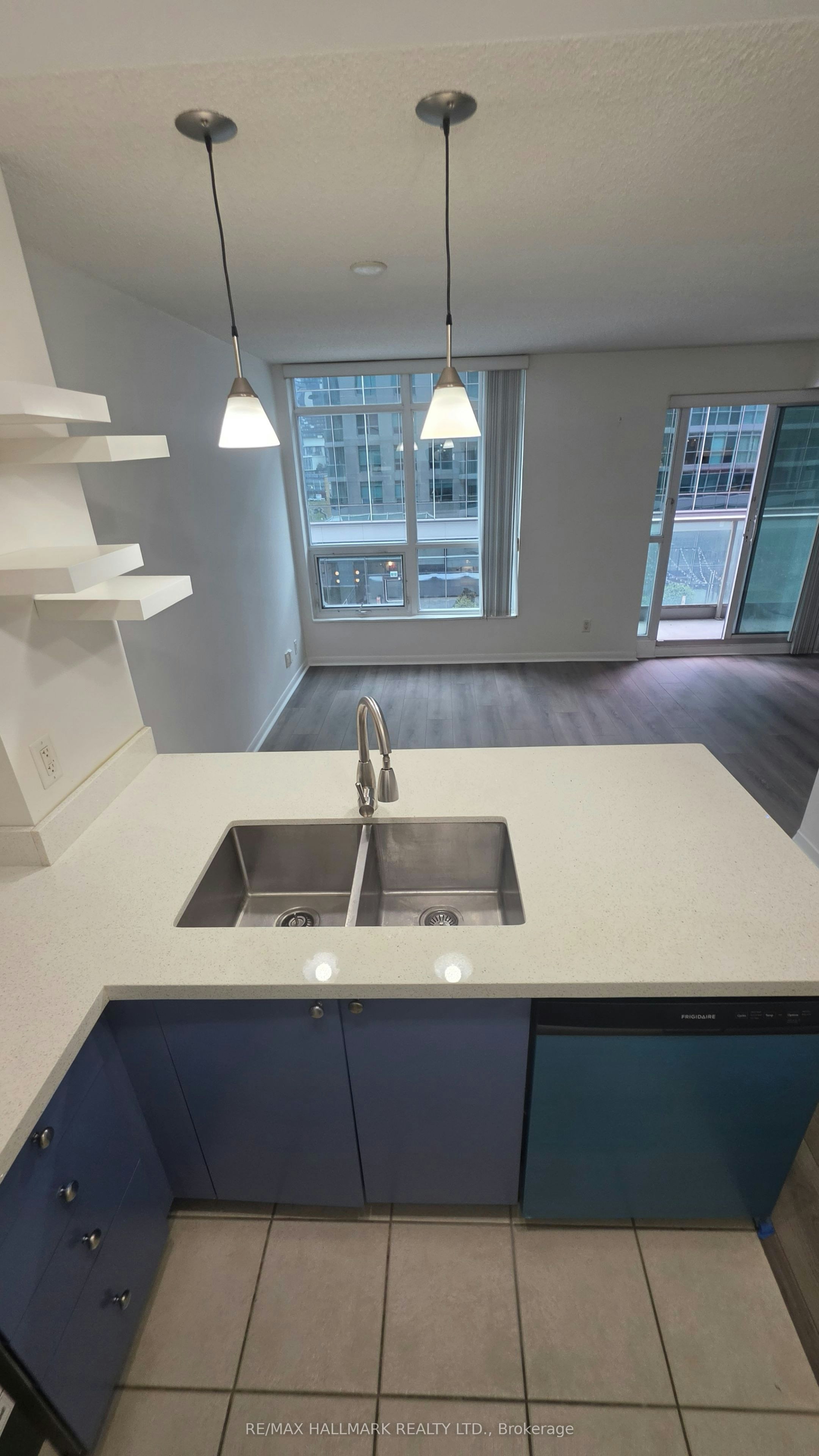 914-18 Yonge Street, Toronto, ON, M5E 1Z8 - 21