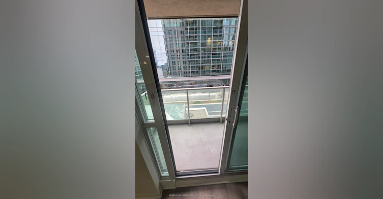 914-18 Yonge Street, Toronto, ON, M5E 1Z8 - 25