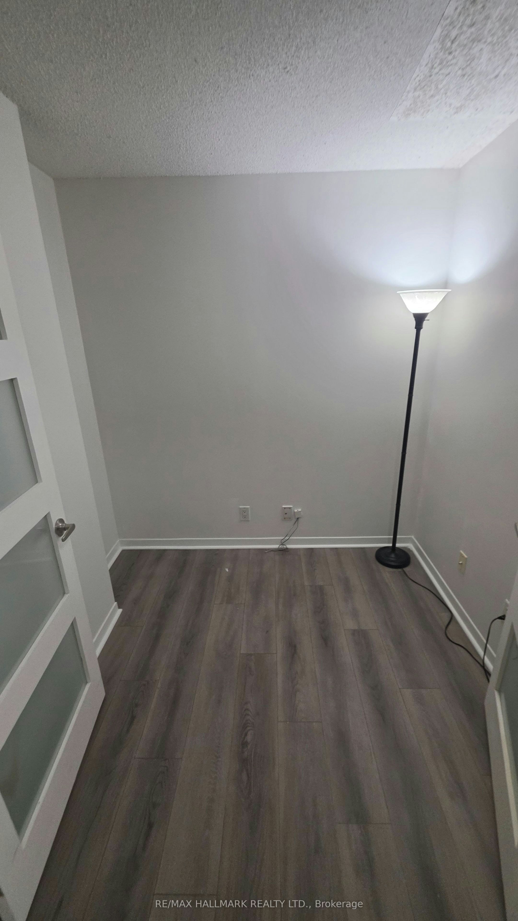 914-18 Yonge Street, Toronto, ON, M5E 1Z8 - 6