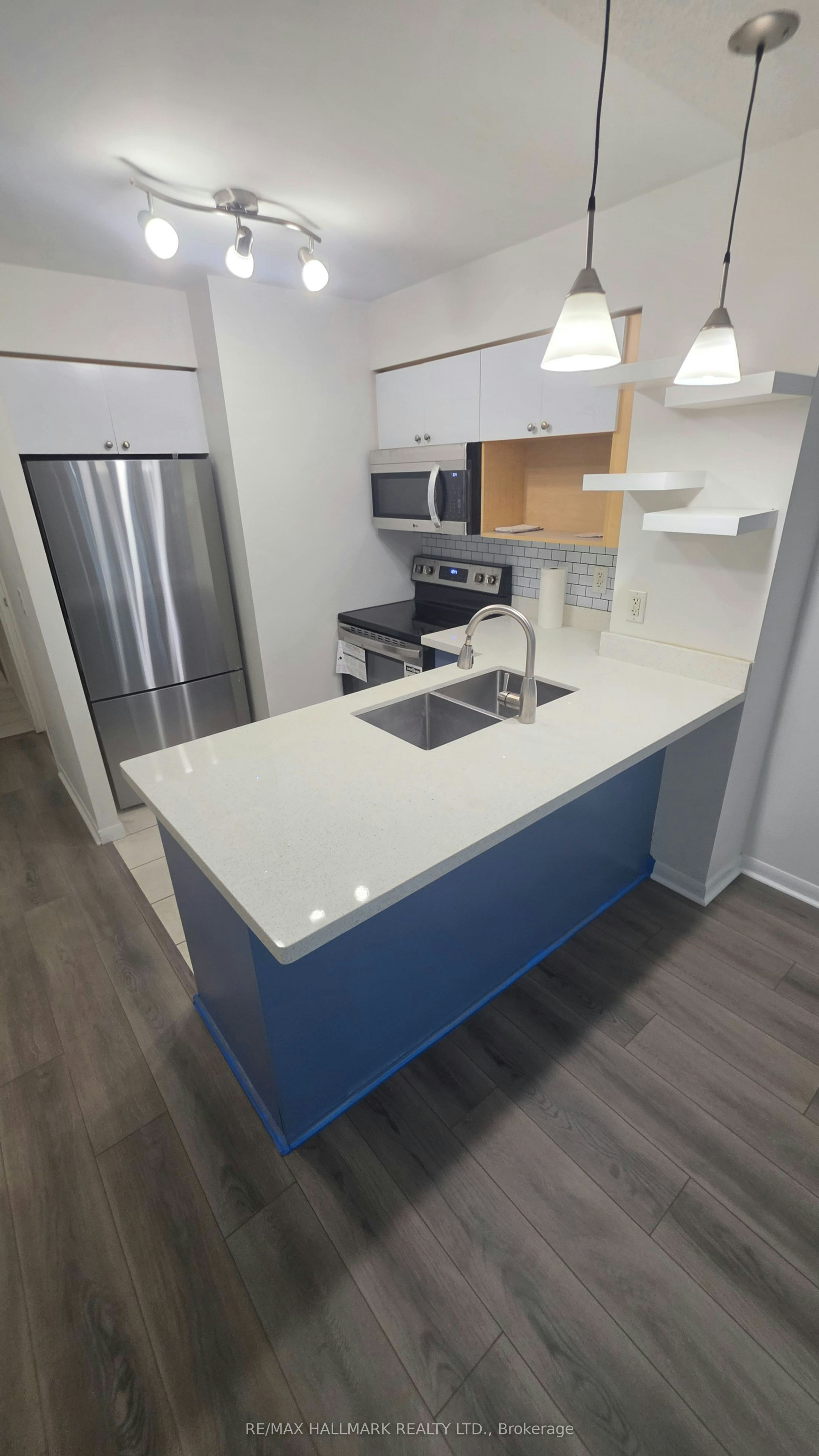 914-18 Yonge Street, Toronto, ON, M5E 1Z8 - 19