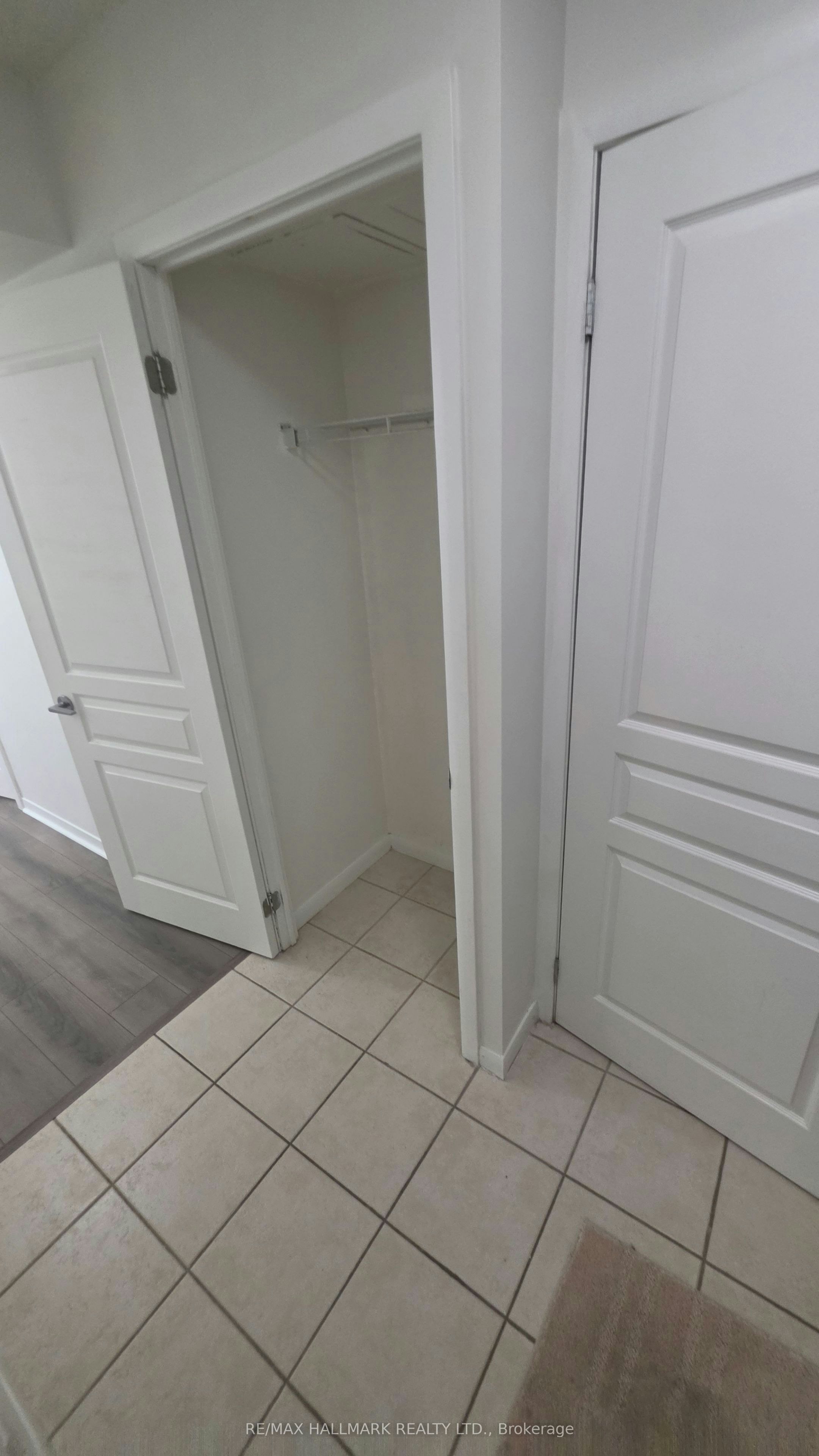 914-18 Yonge Street, Toronto, ON, M5E 1Z8 - 5