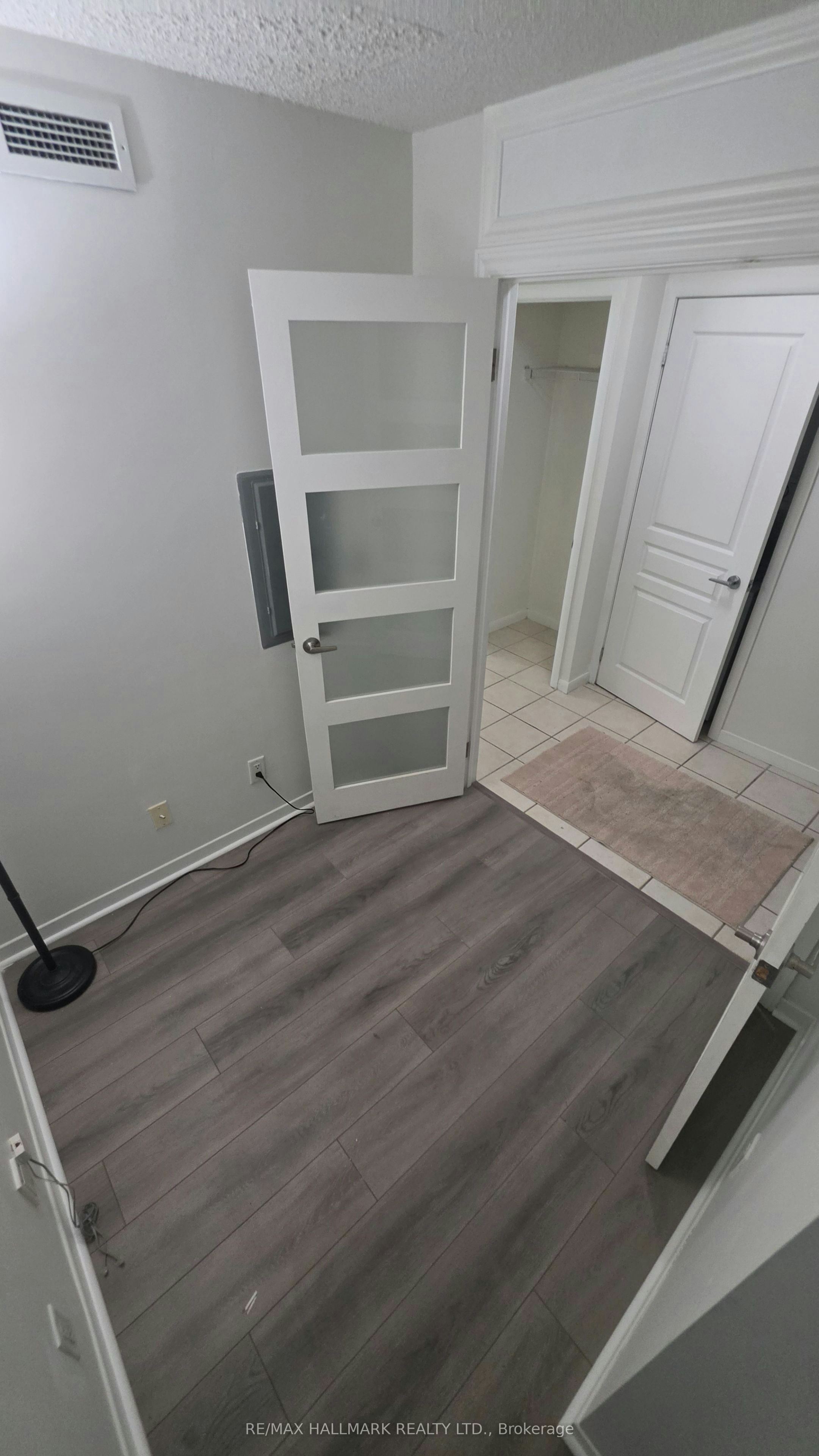 914-18 Yonge Street, Toronto, ON, M5E 1Z8 - 8