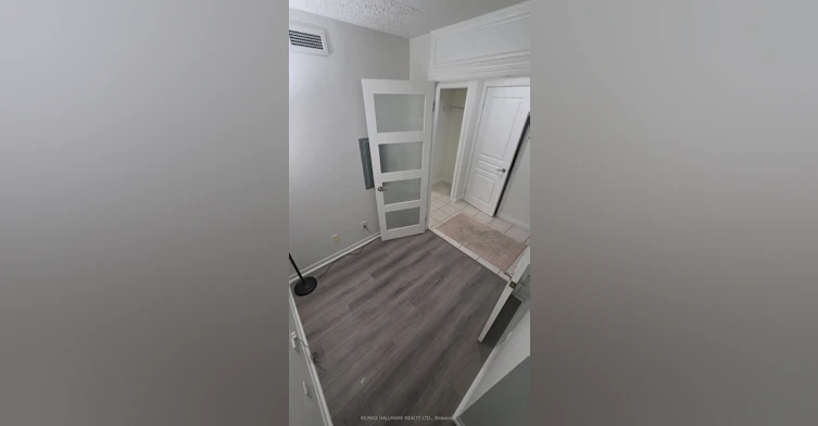 914-18 Yonge Street, Toronto, ON, M5E 1Z8 - 8