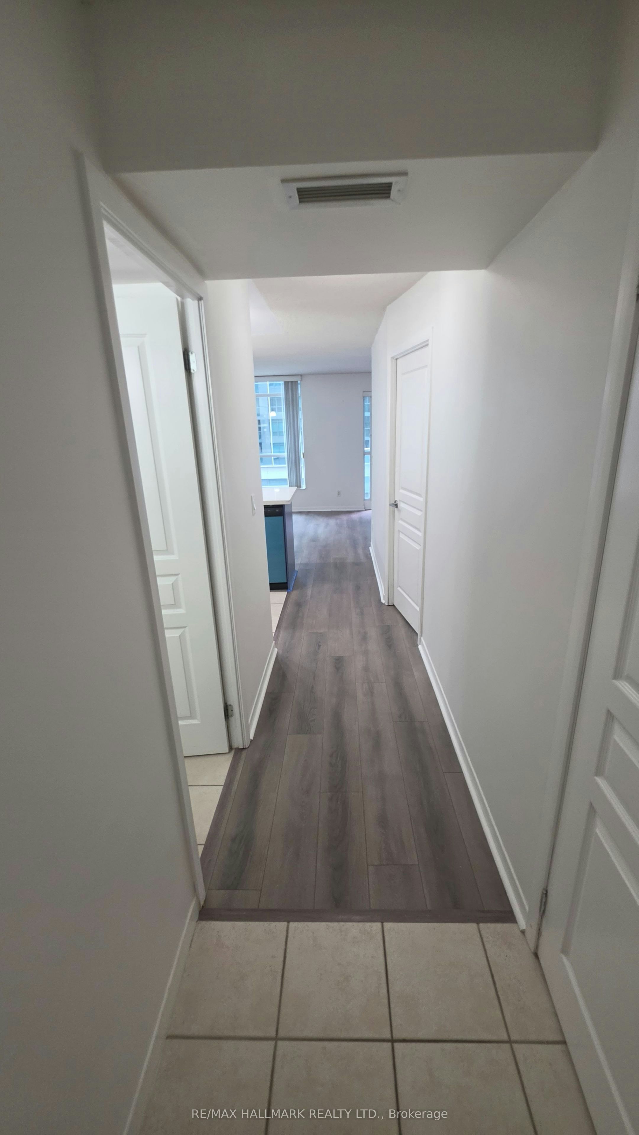 914-18 Yonge Street, Toronto, ON, M5E 1Z8 - 12