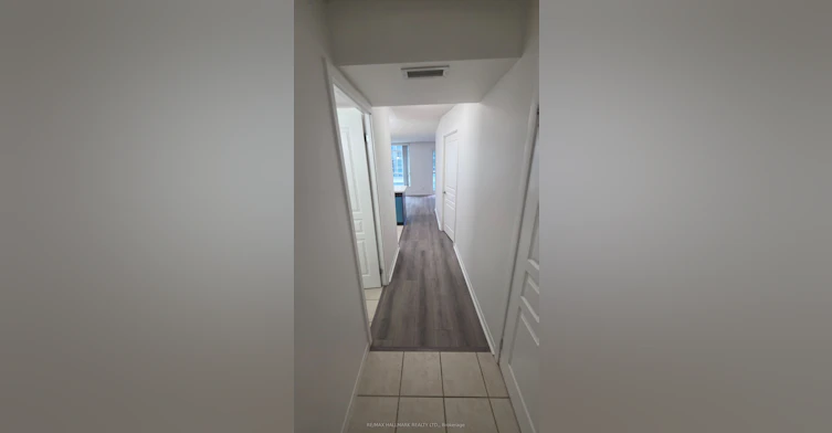 914-18 Yonge Street, Toronto, ON, M5E 1Z8 - 12