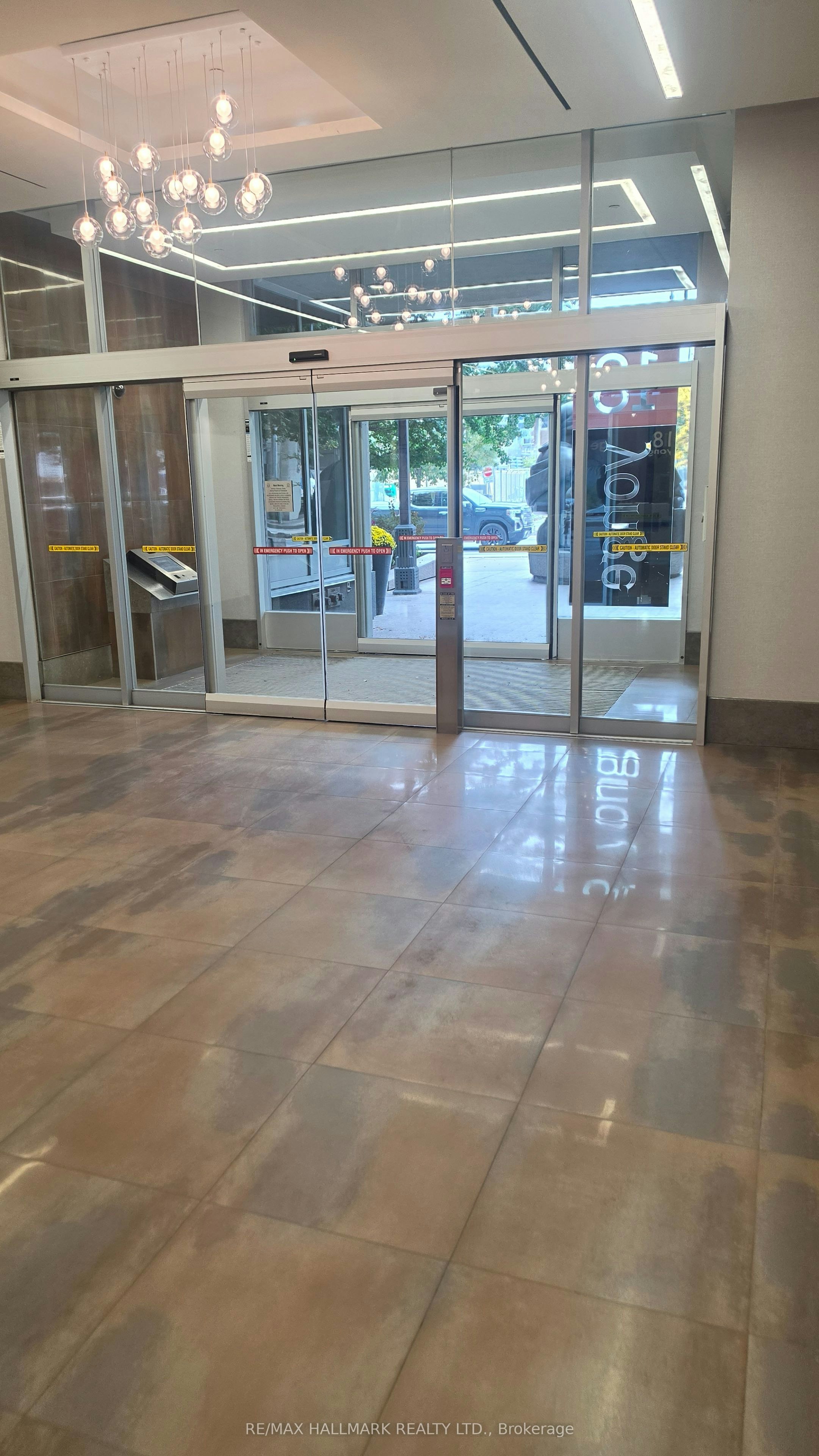 914-18 Yonge Street, Toronto, ON, M5E 1Z8 - 37