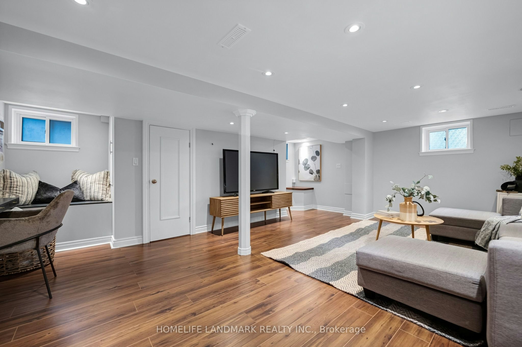 39 Brentcliffe Road, Toronto, ON, M4G 3Y4 - 31