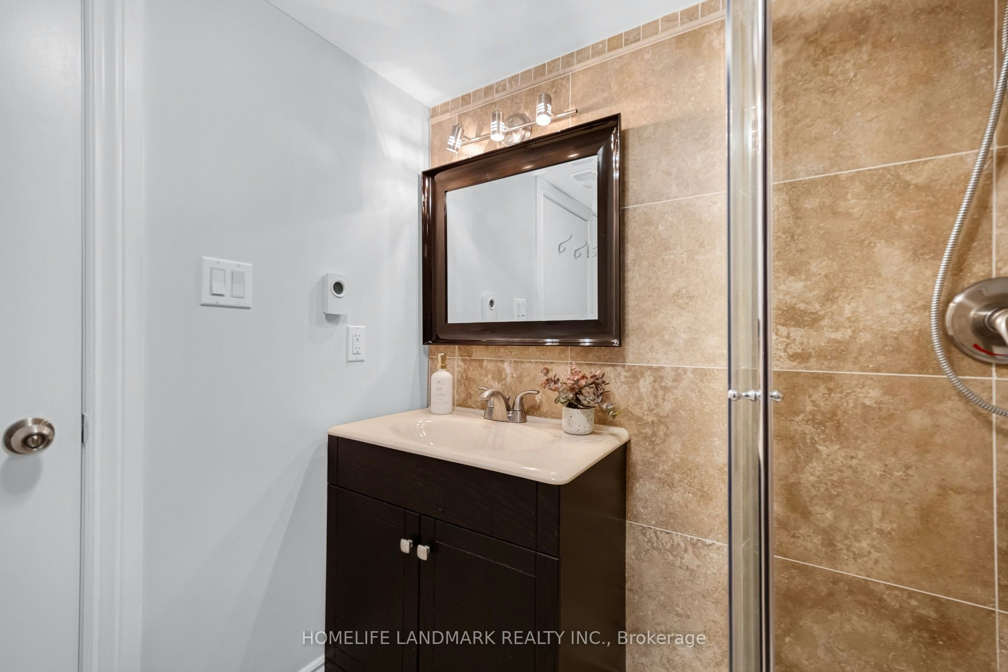 39 Brentcliffe Road, Toronto, ON, M4G 3Y4 - 32