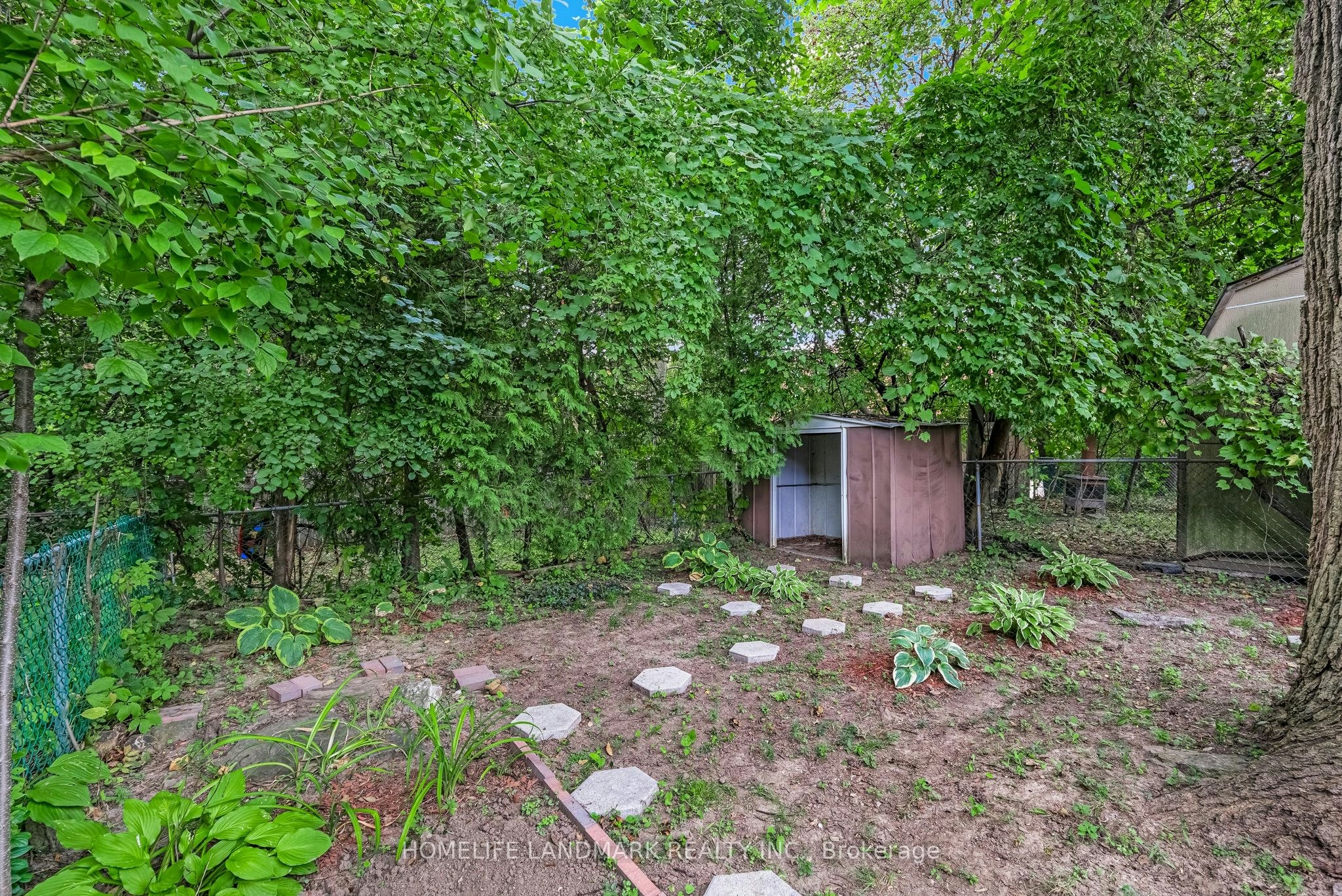 39 Brentcliffe Road, Toronto, ON, M4G 3Y4 - 46