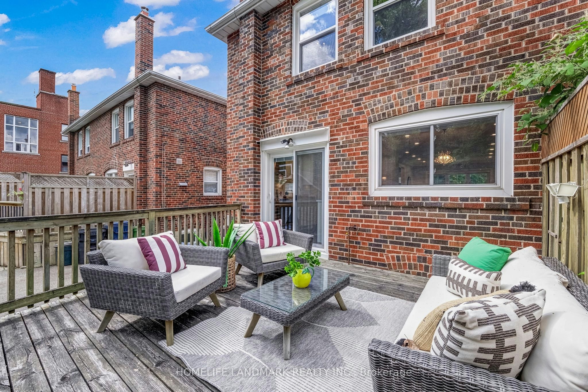 39 Brentcliffe Road, Toronto, ON, M4G 3Y4 - 39