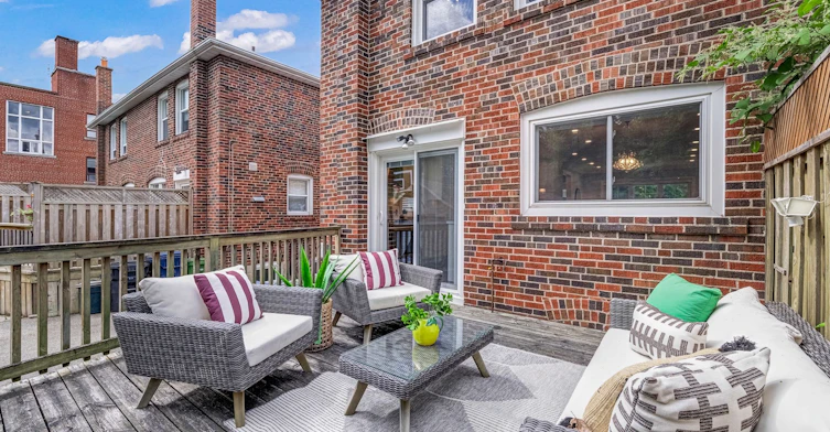 39 Brentcliffe Road, Toronto, ON, M4G 3Y4 - 39
