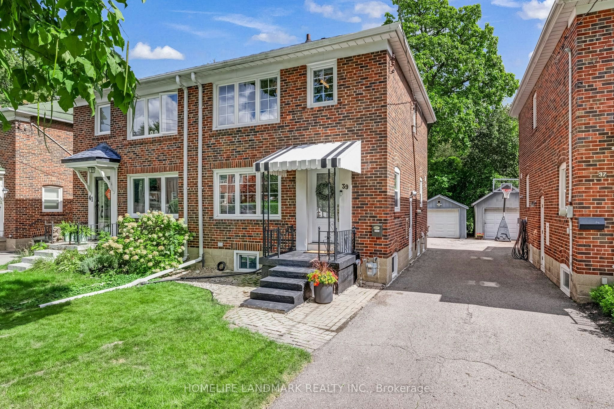 39 Brentcliffe Road, Toronto, ON, M4G 3Y4