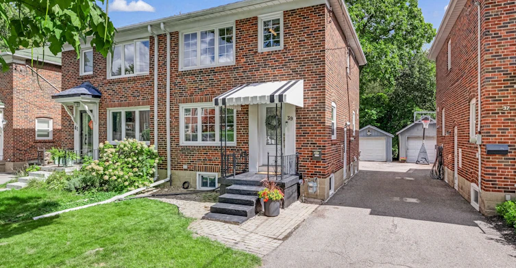 39 Brentcliffe Road, Toronto, ON, M4G 3Y4
