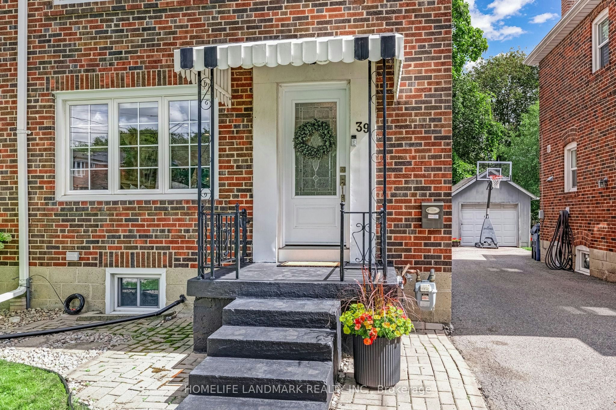 39 Brentcliffe Road, Toronto, ON, M4G 3Y4 - 3