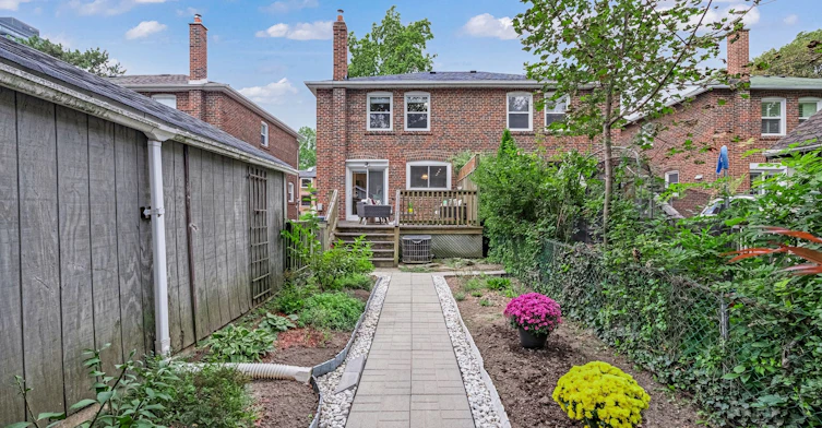 39 Brentcliffe Road, Toronto, ON, M4G 3Y4 - 44
