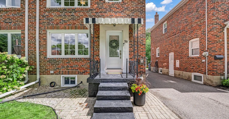 39 Brentcliffe Road, Toronto, ON, M4G 3Y4 - 2