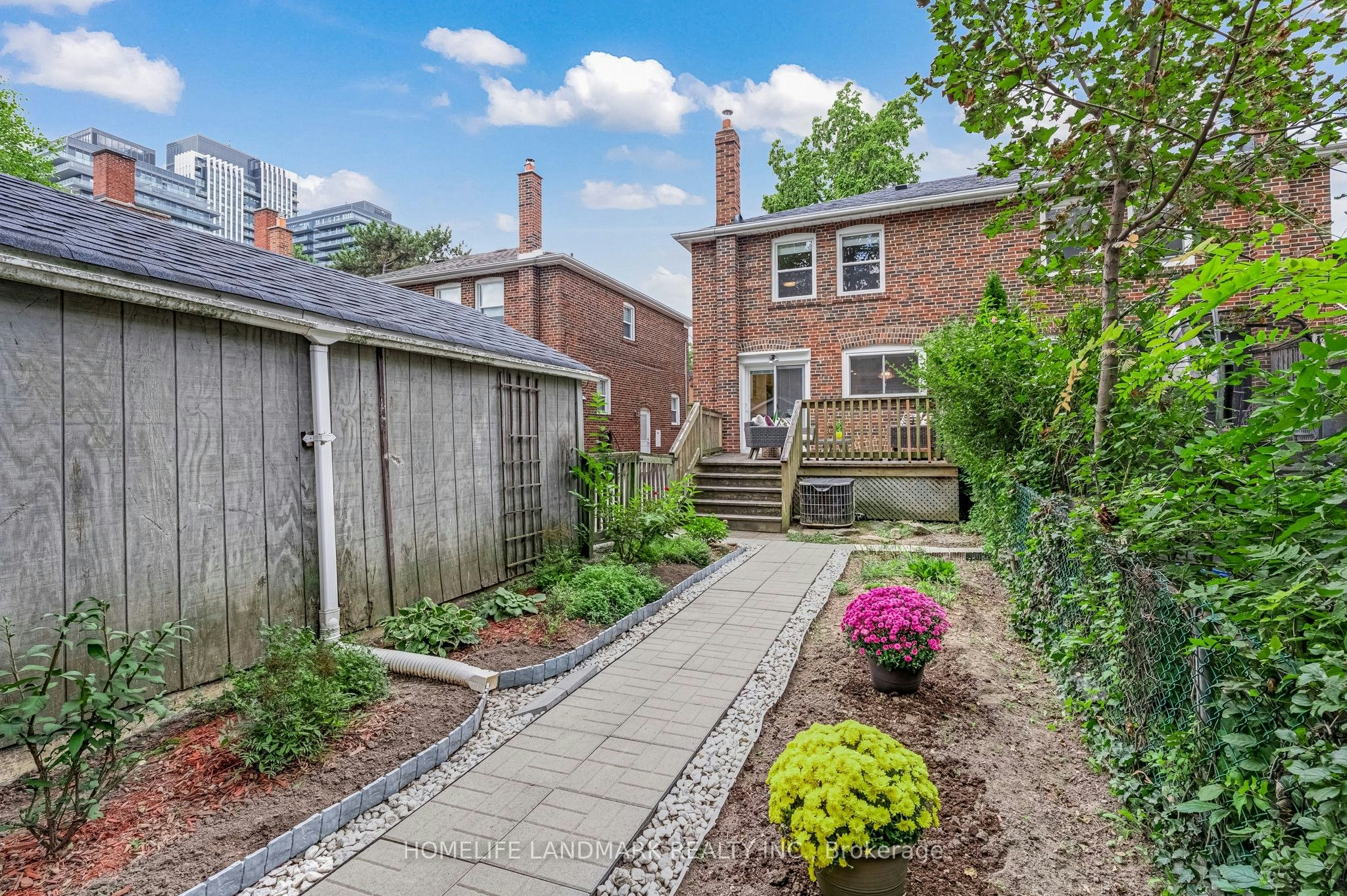 39 Brentcliffe Road, Toronto, ON, M4G 3Y4 - 41