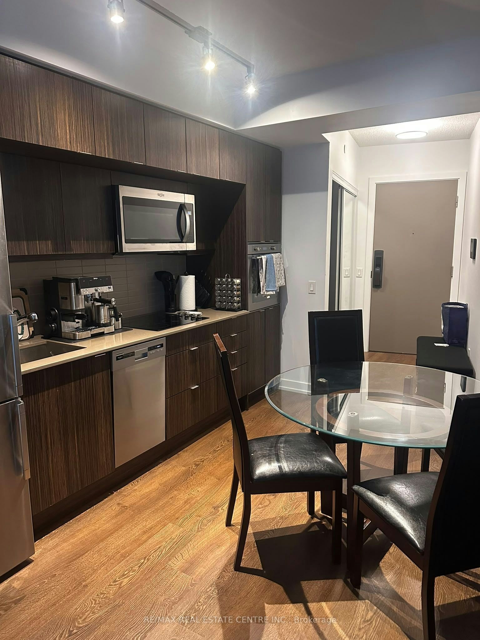 2008-10 York Street, Toronto, ON, M5J 0E1 - 5