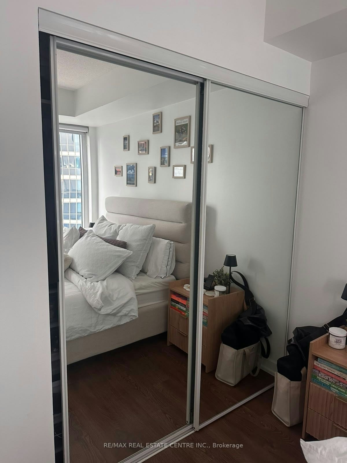 2008-10 York Street, Toronto, ON, M5J 0E1 - 4