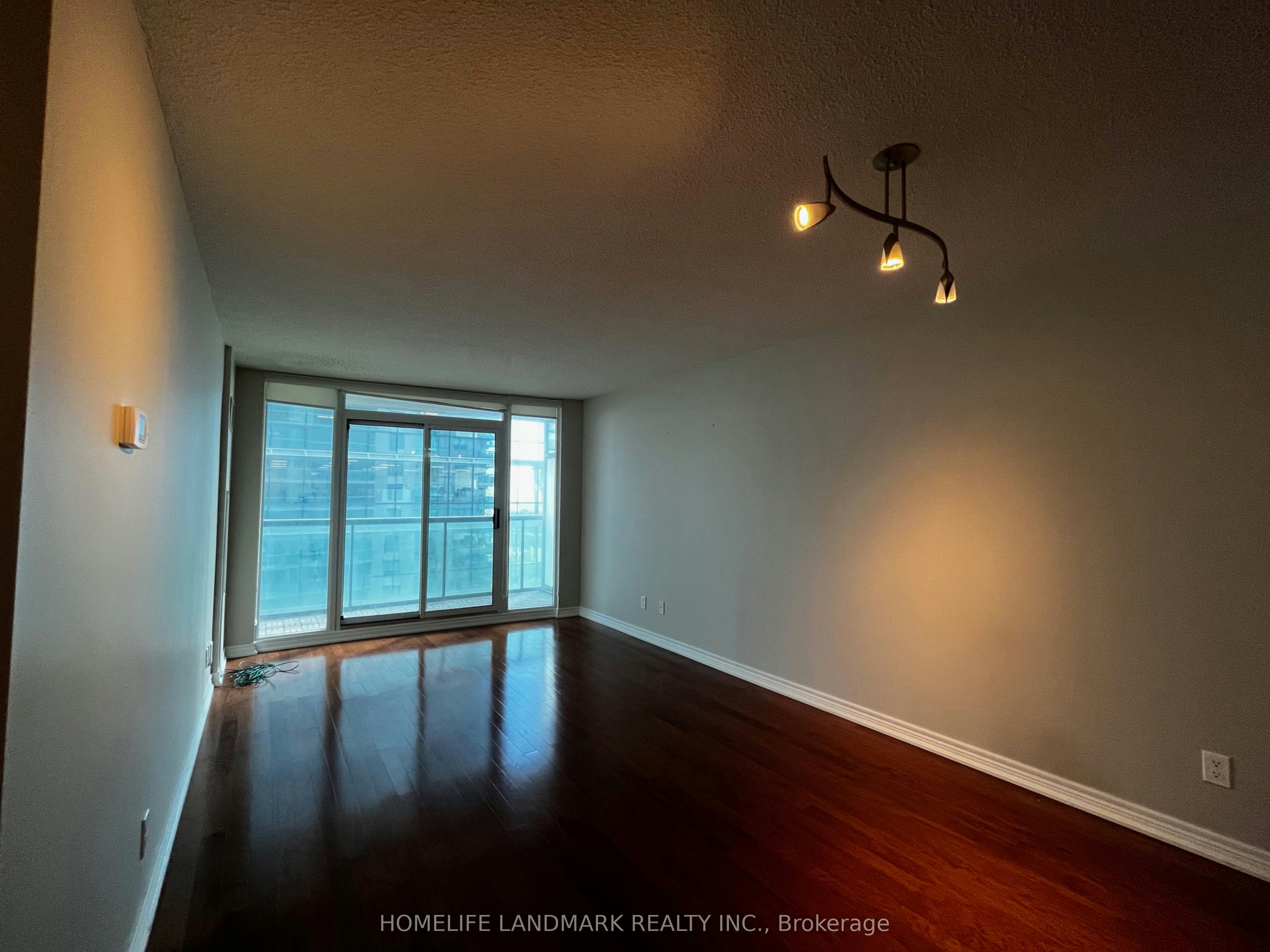 1708-30 Grand Trunk Crescent, Toronto, ON, M5J 3A4 - 7