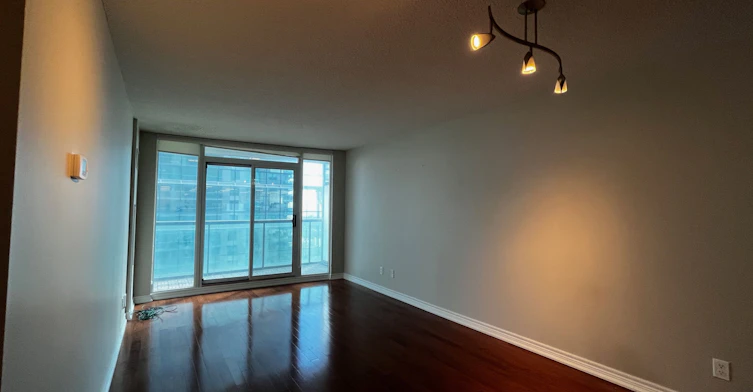 1708-30 Grand Trunk Crescent, Toronto, ON, M5J 3A4 - 7