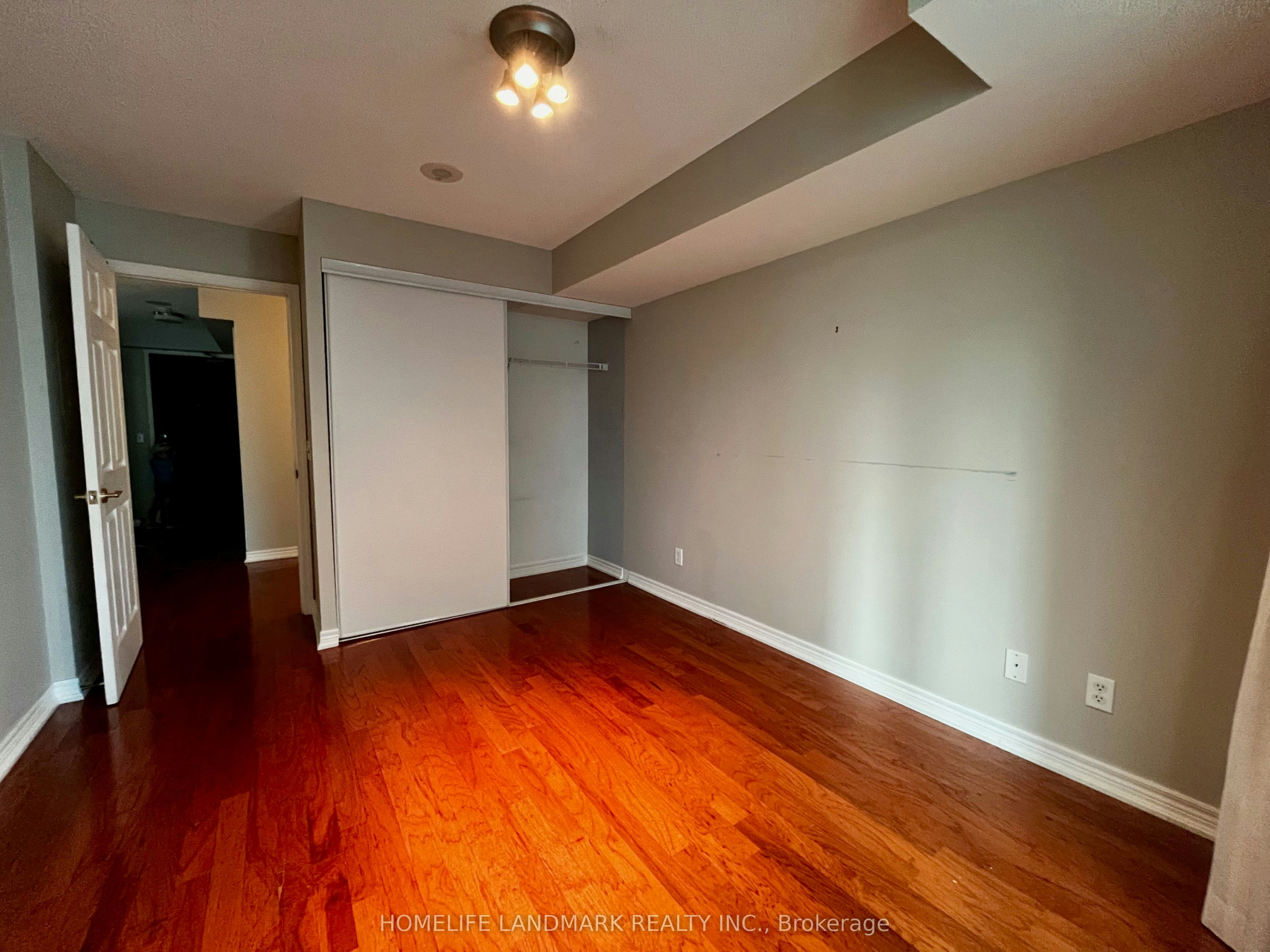 1708-30 Grand Trunk Crescent, Toronto, ON, M5J 3A4 - 4