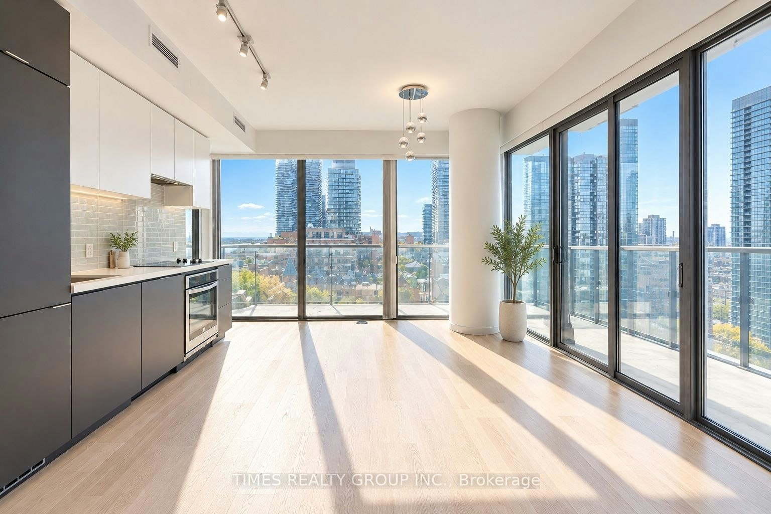 1105-60 Colborne Street, Toronto, ON, M5E 0B7 - 3