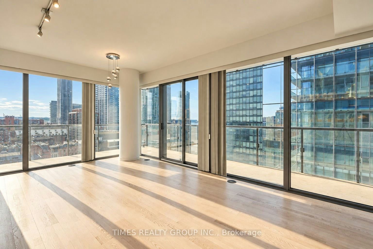 1105-60 Colborne Street, Toronto, ON, M5E 0B7 - 2