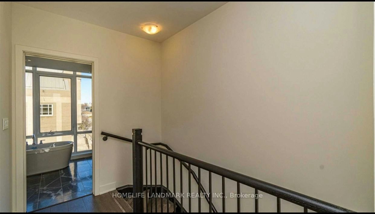 26 Sonic Way, Toronto, ON, M3C 0P3 - 10