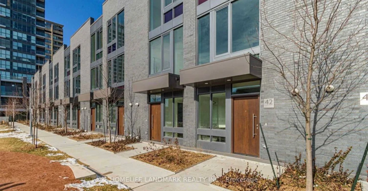 26 Sonic Way, Toronto, ON, M3C 0P3