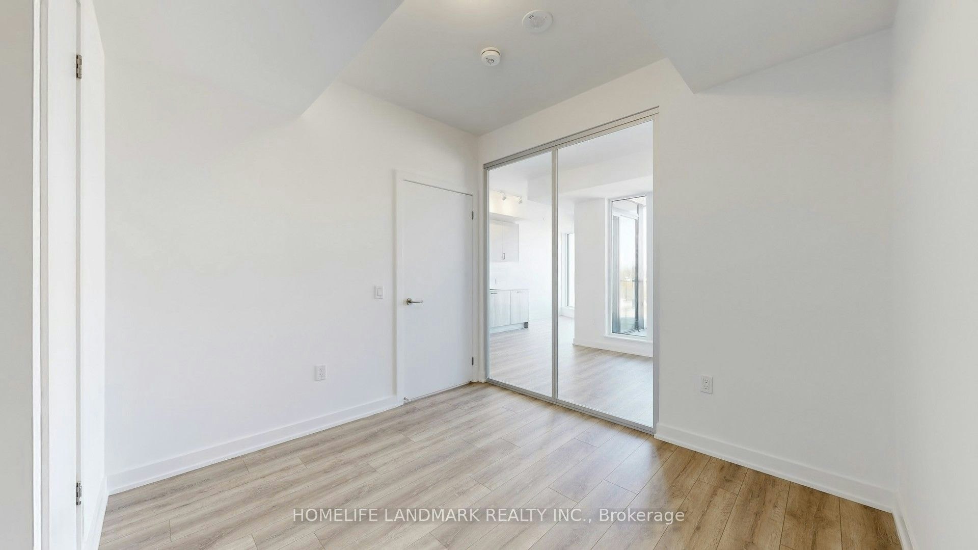 518-1 Kyle Lowry Road, Toronto, ON, M3C 0S6 - 25