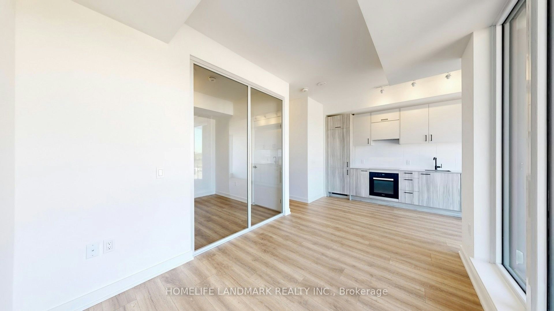 518-1 Kyle Lowry Road, Toronto, ON, M3C 0S6 - 17