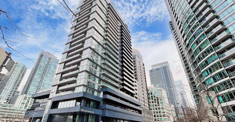 817-352 Front Street W, Toronto, ON, M5V 0K3 - 2