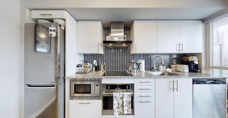817-352 Front Street W, Toronto, ON, M5V 0K3 - 18