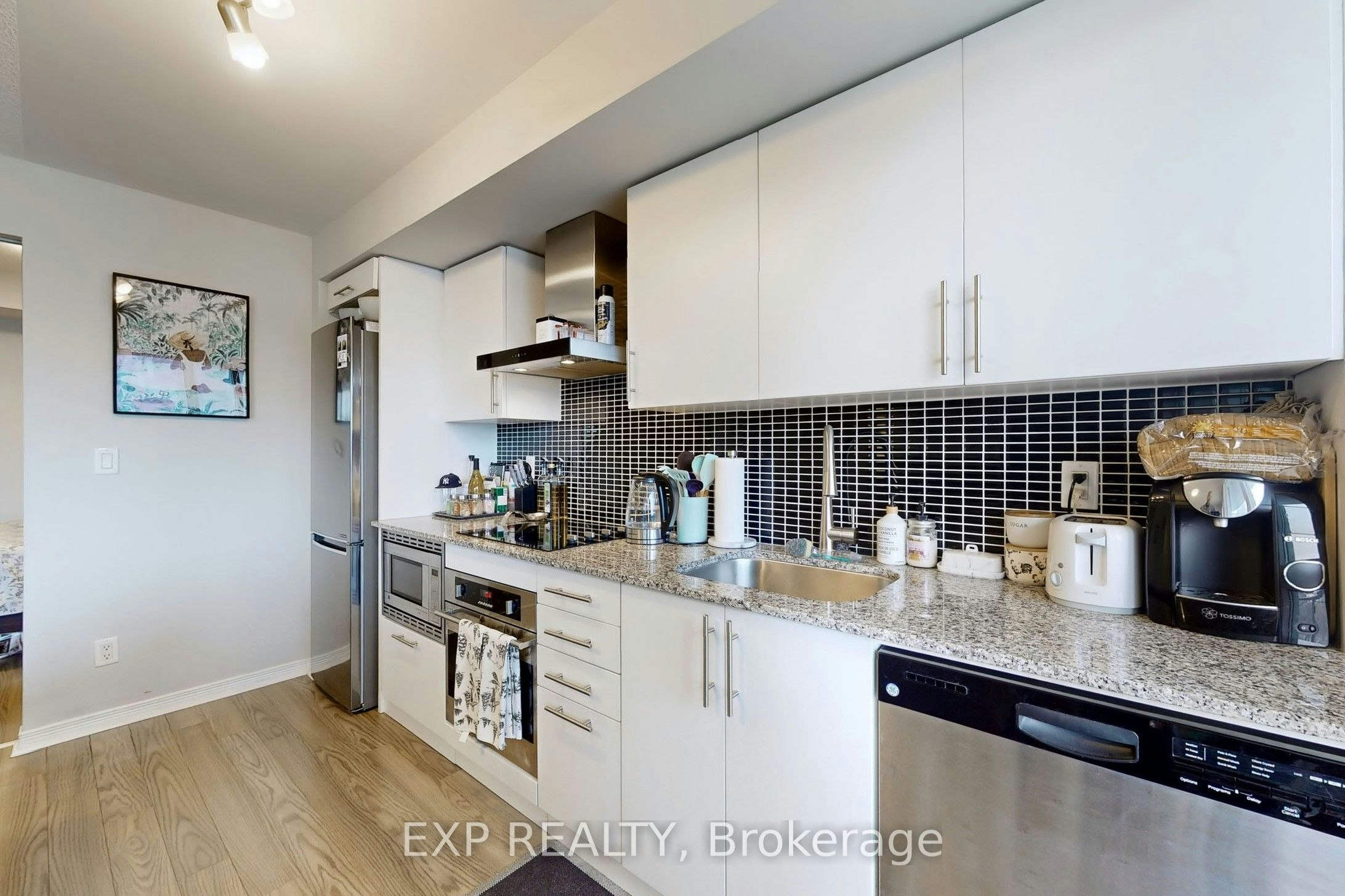 817-352 Front Street W, Toronto, ON, M5V 0K3 - 17