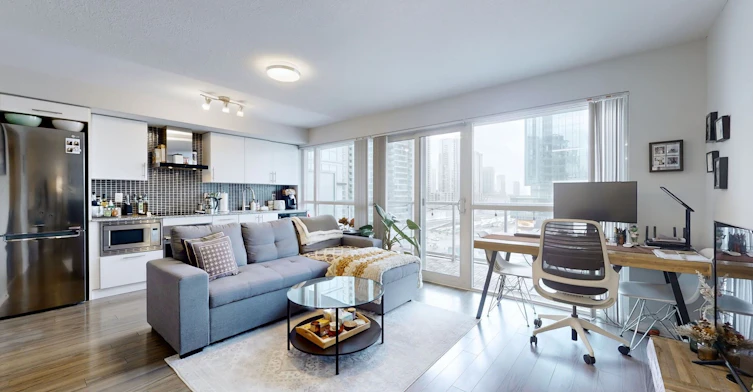 817-352 Front Street W, Toronto, ON, M5V 0K3