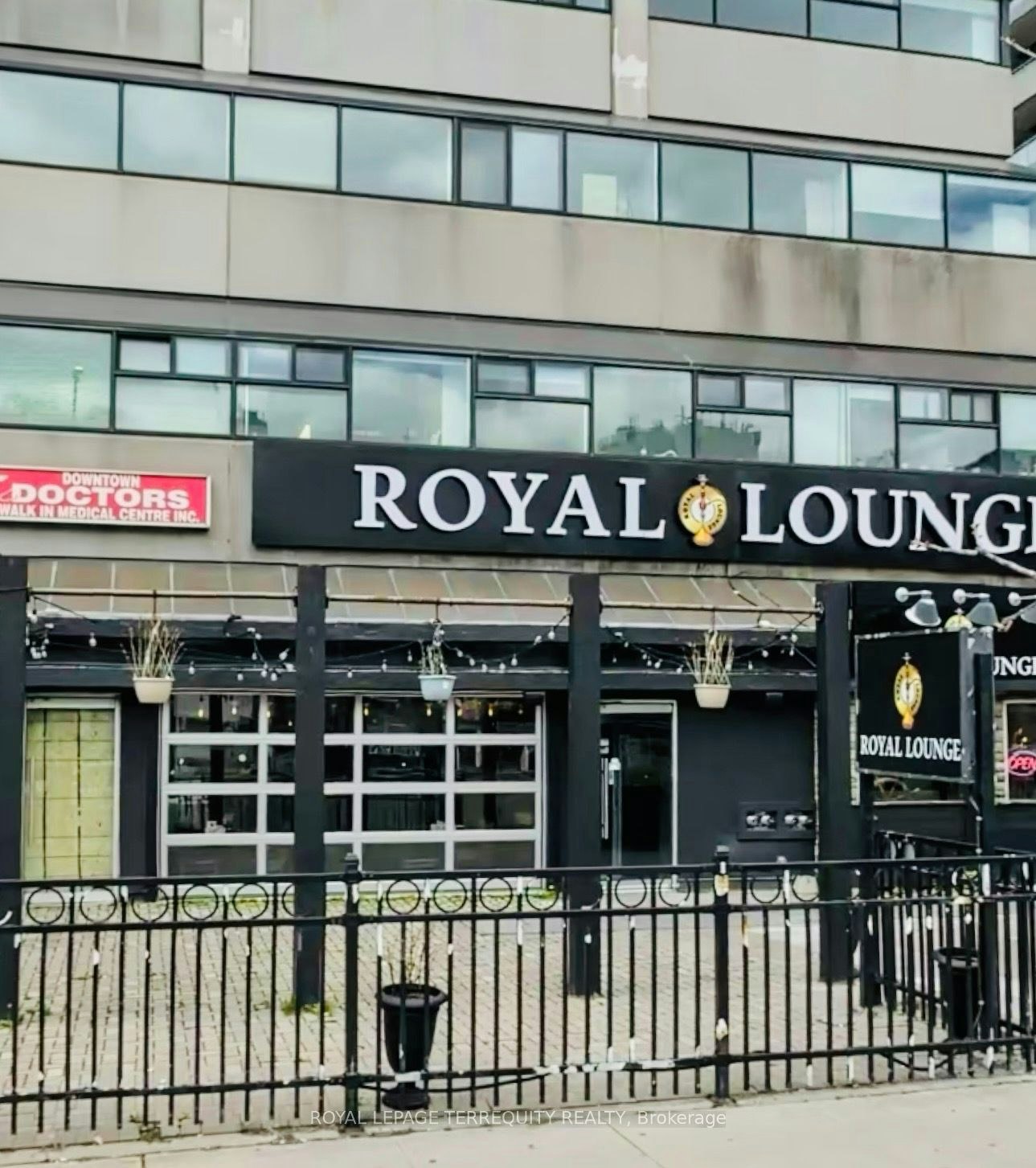 720 Spadina Avenue, Toronto, ON, M5S 2T9